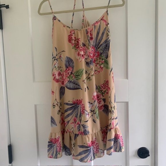 Peach Love California Dresses & Skirts - Peach Love California Pink Floral Strap Dress - Small